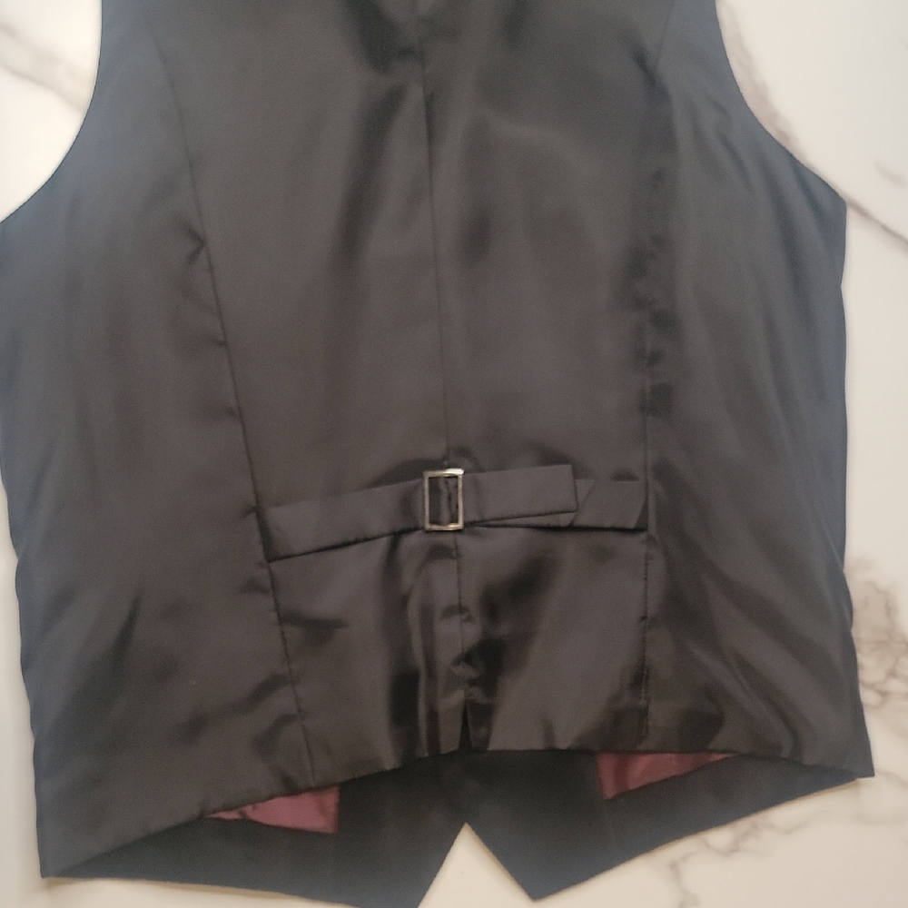 Alfani Black Velvet Vest with Burgundy Lining - Picture 7 of 7